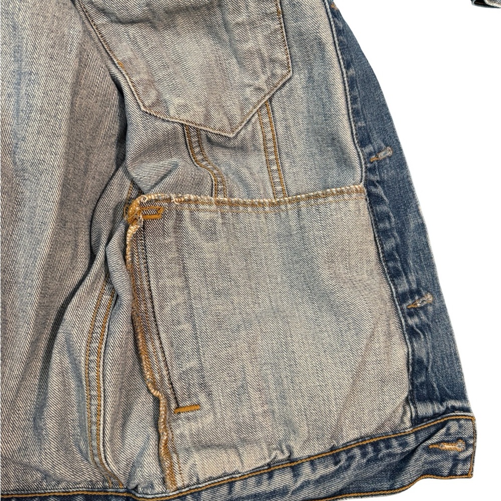 Levi's Blue Denim Jacket with Button Details - Picture 4 of 7